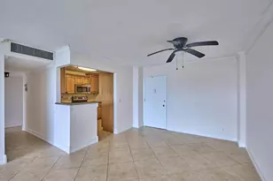 305 N Pompano Beach Blvd, Pompano Beach, FL 33062 - Photo 3