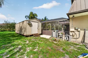 214 NE Camelot Dr, Port Saint Lucie, FL 34983 - Photo 35