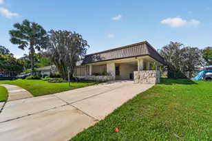 214 NE Camelot Dr, Port Saint Lucie, FL 34983 - Photo 5