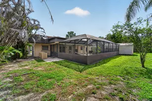 214 NE Camelot Dr, Port Saint Lucie, FL 34983 - Photo 31