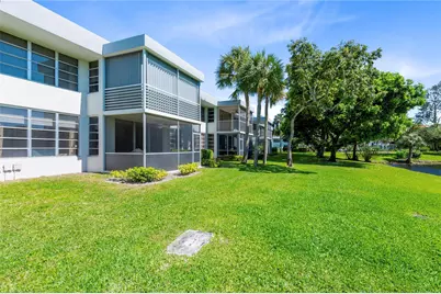 4240 Oaks Terrace #105, Pompano Beach, FL 33069 - Photo 9