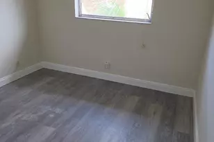5186 NE 6th Ave, Oakland Park, FL 33334 - Photo 5