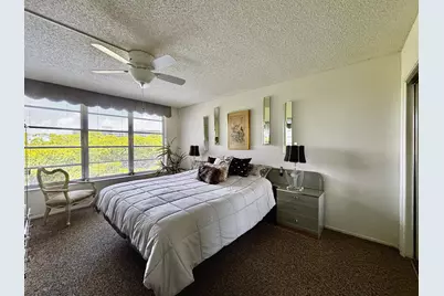 3930 Oaks Clubhouse Drive #506, Pompano Beach, FL 33069 - Photo 9