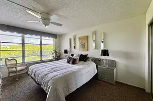 3930 Oaks Clubhouse Dr, Pompano Beach, FL 33069 - Photo 9