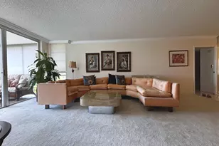 3930 Oaks Clubhouse Dr, Pompano Beach, FL 33069 - Photo 1