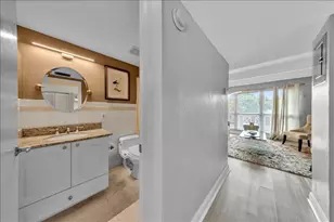 2124 NE 5th Ave, Wilton Manors, FL 33305 - Photo 11