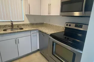 560-570 NE 19th Ave, Deerfield Beach, FL 33441 - Photo 7