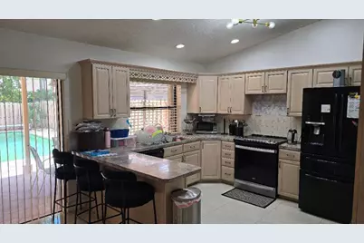 2499 NW 92nd Avenue, Coral Springs, FL 33065 - Photo 9