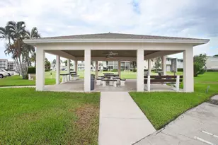 600 W Horizons W, Boynton Beach, FL 33435 - Photo 11