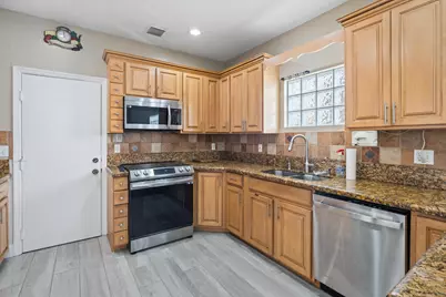 3471 NW 112th Avenue, Coral Springs, FL 33065 - Photo 11