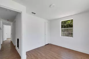2556 44th St, Vero Beach, FL 32967 - Photo 9