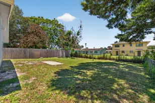812 N 24th St, Fort Pierce, FL 34950 - Photo 37