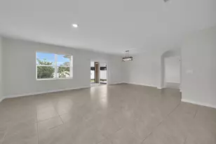 213 SW Tot Ct, Port Saint Lucie, FL 34953 - Photo 5