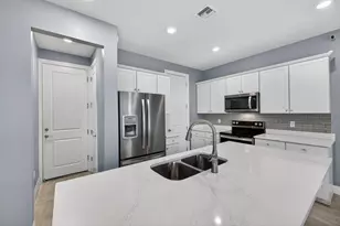 4715 Eucalyptus Dr, Hollywood, FL 33021 - Photo 25