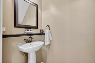 615 SW Glen Crest Way, Stuart, FL 34997 - Photo 15