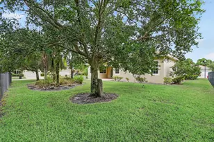 6810 Osage Cir, Greenacres, FL 33413 - Photo 43