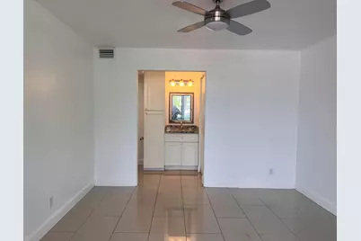 728 Executive Center Drive #11, West Palm Beach, FL 33401 - Photo 13