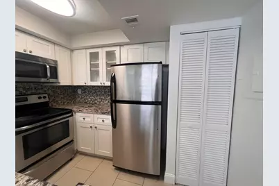 728 Executive Center Drive #11, West Palm Beach, FL 33401 - Photo 3