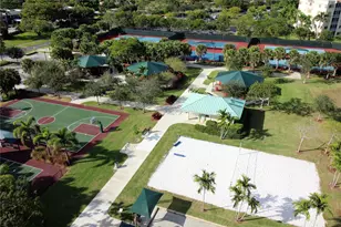 3700 Oaks Clubhouse Dr, Pompano Beach, FL 33069 - Photo 29