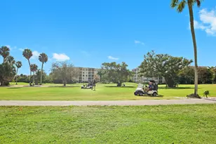 3700 Oaks Clubhouse Dr, Pompano Beach, FL 33069 - Photo 21