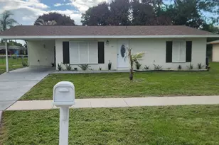 738 SW Ravenswood Ln, Port Saint Lucie, FL 34983 - Photo 1