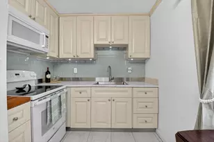 502 Normandy K, Delray Beach, FL 33484 - Photo 9