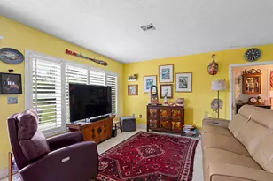 146 Vassar Dr, Lake Worth Beach, FL 33460 - Photo 5