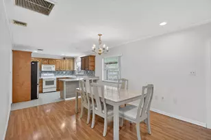 5909 Spruce Dr, Fort Pierce, FL 34982 - Photo 9