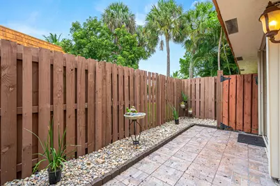8321 S Coral Circle, North Lauderdale, FL 33068 - Photo 5