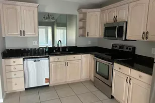 4210 Lucerne Villas Ln, Lake Worth, FL 33467 - Photo 15