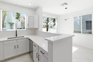 3068 Laurel Ridge Cir, Riviera Beach, FL 33404 - Photo 9