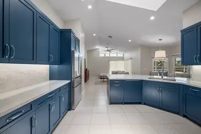 15880 Meadow Wood Drive, Wellington, FL 33414 - Photo 15