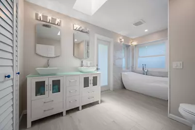 15880 Meadow Wood Drive, Wellington, FL 33414 - Photo 27