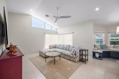 15880 Meadow Wood Drive, Wellington, FL 33414 - Photo 21