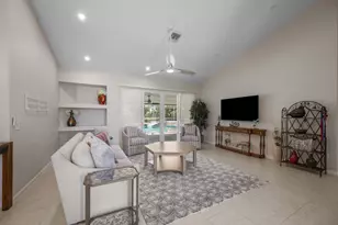 15880 Meadow Wood Dr, Wellington, FL 33414 - Photo 9