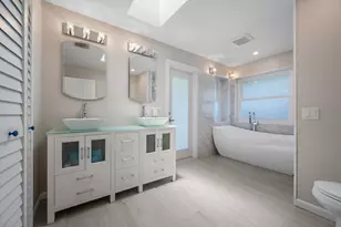 15880 Meadow Wood Dr, Wellington, FL 33414 - Photo 25