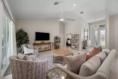 15880 Meadow Wood Drive, Wellington, FL 33414 - Photo 7