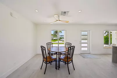 1051 SW 25th Avenue, Boynton Beach, FL 33426 - Photo 11