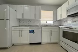 228 Lake Dora Dr, West Palm Beach, FL 33411 - Photo 9