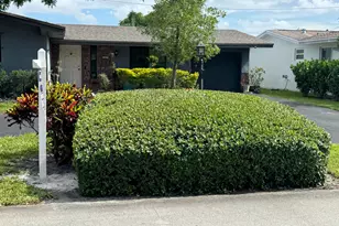8780 NW 11th St, Pembroke Pines, FL 33024 - Photo 5