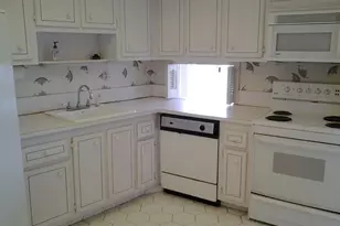 11930 N Bayshore Dr N, North Miami, FL 33181 - Photo 7