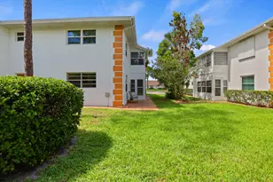 1221 S Lakes End Dr, Fort Pierce, FL 34982 - Photo 37