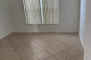 1056 NE 39th Ave, Homestead, FL 33033 - Photo 5