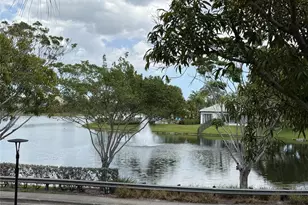 11165 SW 6th St, Pembroke Pines, FL 33025 - Photo 9