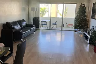 719 Lori Dr, Palm Springs, FL 33461 - Photo 7