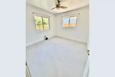 814 S Lake Drive, Lantana, FL 33462 - Photo 9