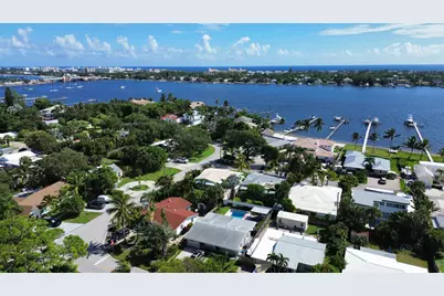 814 S Lake Drive, Lantana, FL 33462 - Photo 13