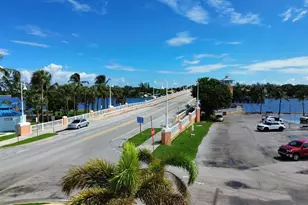814 S Lake Dr, Lantana, FL 33462 - Photo 23