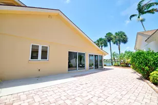 114 Beach Summit Ct, Jupiter, FL 33477 - Photo 11