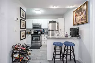 8911 S Hollybrook Blvd, Pembroke Pines, FL 33025 - Photo 7